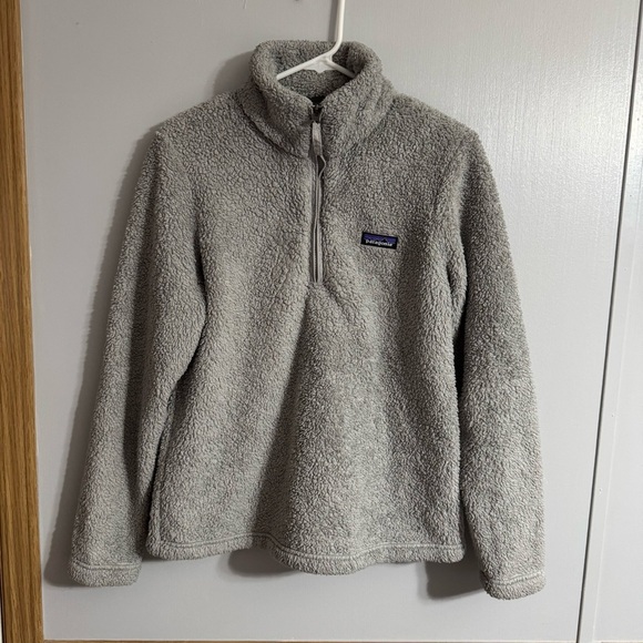 Patagonia Women's Light Gray Fleece Sweater Size Medium - Picture 3 of 9